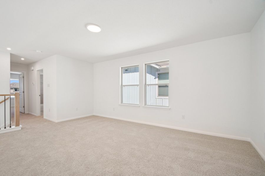 Spacious, unfurnished interior of a new home in Crosswinds, Kyle (Image 20).