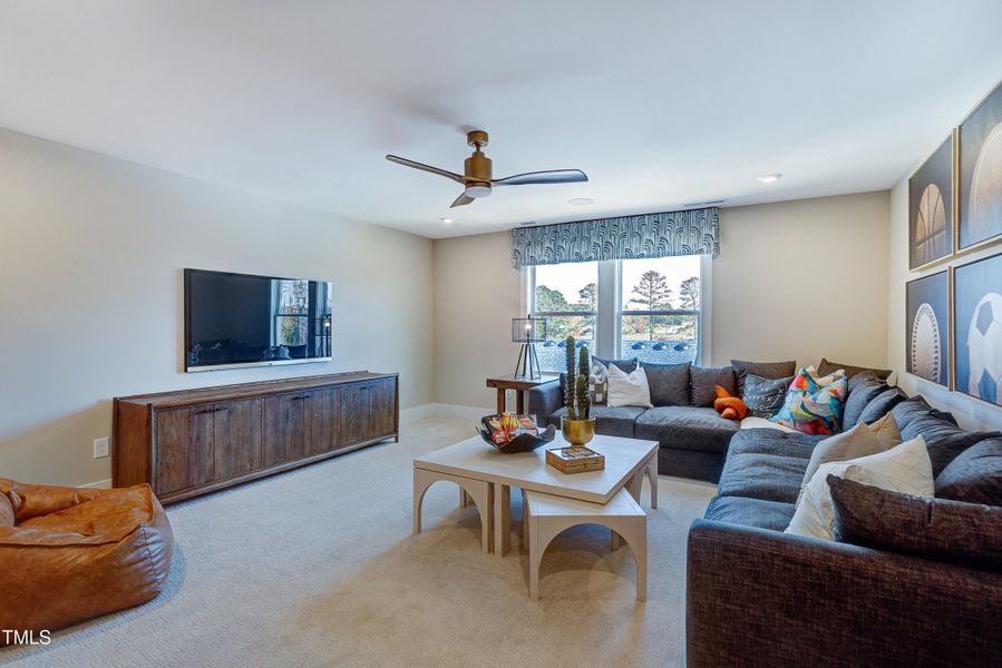 PJD5-0048-00_Horizon_Gameroom-1