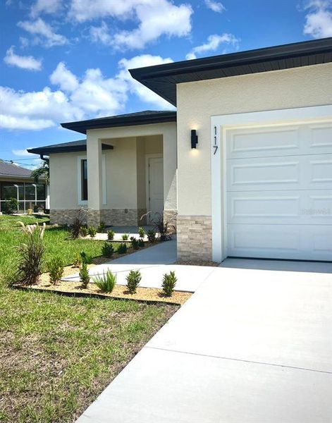 Exterior details and patio area of a home in , Cape Coral (Image 14). Exterior details and patio area of a home in , Cape Coral (Image 14).