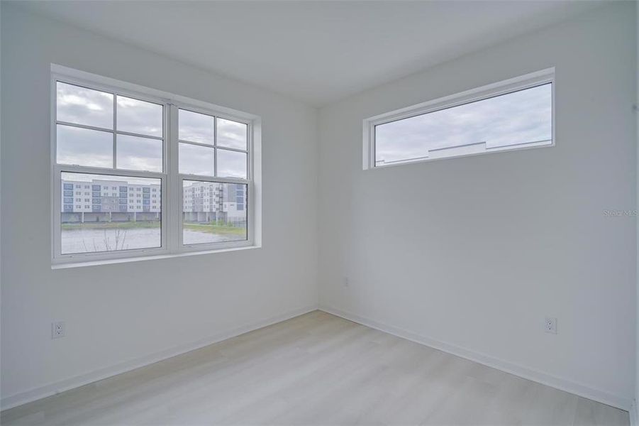 Spacious, unfurnished interior of a new home in , Orlando (Image 12).