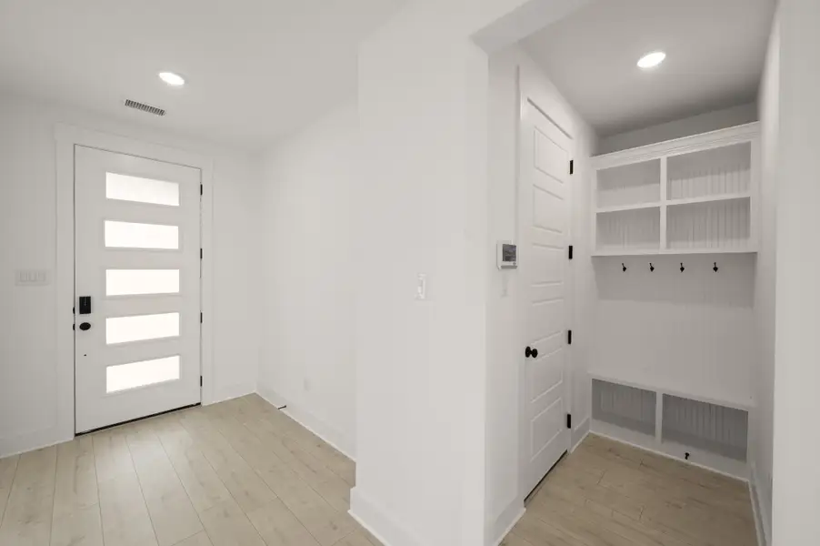 Spacious, unfurnished interior of a new home in Wildflower Ranch, Fort Worth (Image 58). Spacious, unfurnished interior of a new home in Wildflower Ranch, Fort Worth (Image 58).