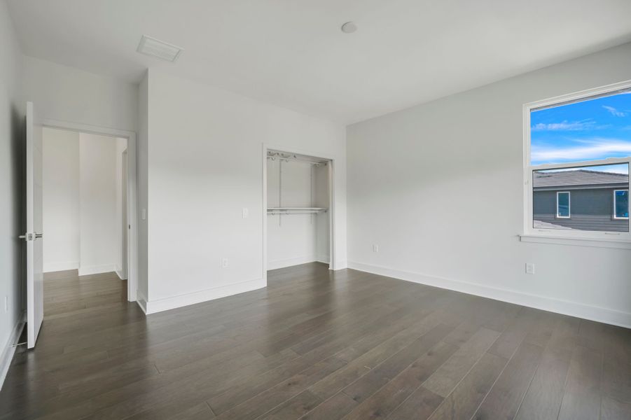 Representative unfurnished interior of a home built from the Courtyard 50 by ABD Development in Hampton Green at Providence, Davenport (Image 44).