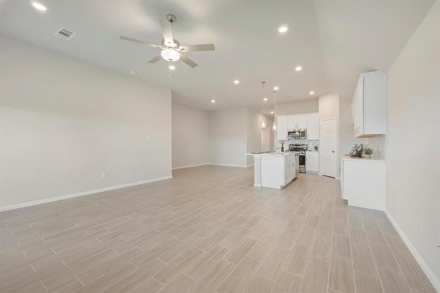Spacious, unfurnished interior of a new home in Tarrytown, Crowley (Image 29). Spacious, unfurnished interior of a new home in Tarrytown, Crowley (Image 29).
