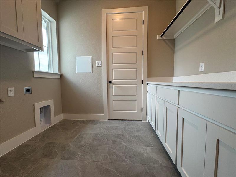Spacious, unfurnished interior of a new home in Coyote Crossing, Godley (Image 11).