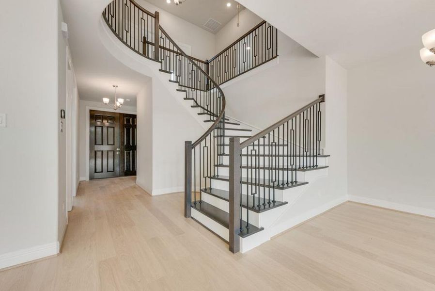 Spacious, unfurnished interior of a new home in Trails at Cottonwood Creek, Rowlett (Image 20). Spacious, unfurnished interior of a new home in Trails at Cottonwood Creek, Rowlett (Image 20).