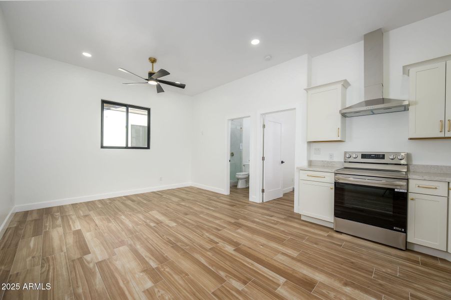 guest quarters family room