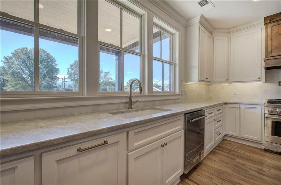 Furnished interior view inside a new home in , Cartersville (Image 7).