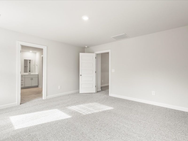 Welcome to the Roswell floorplan at Brayfield Manor - Heritage Collection.