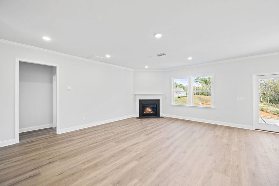 Spacious, unfurnished interior of a new home in Carriage Estates, Lexington (Image 29).