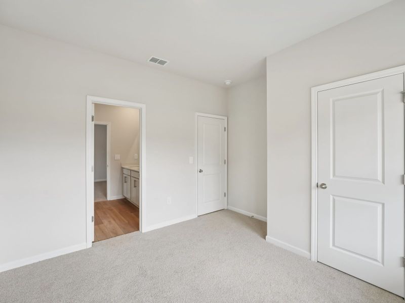 Spacious, unfurnished interior of a new home in Northwoods at Mirror Lake, Villa Rica (Image 17).