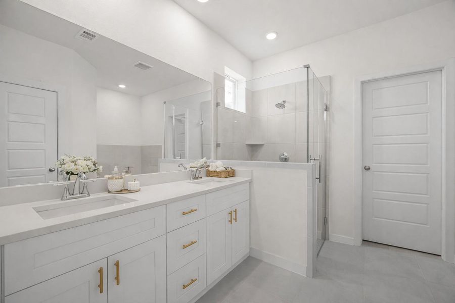 Furnished interior view inside a new home in , Iowa Colony (Image 7). Furnished interior view inside a new home in , Iowa Colony (Image 7).