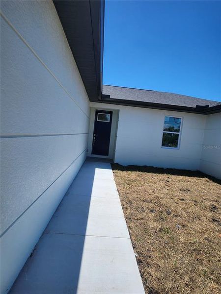 Exterior details and patio area of a home in , Port Charlotte (Image 30).