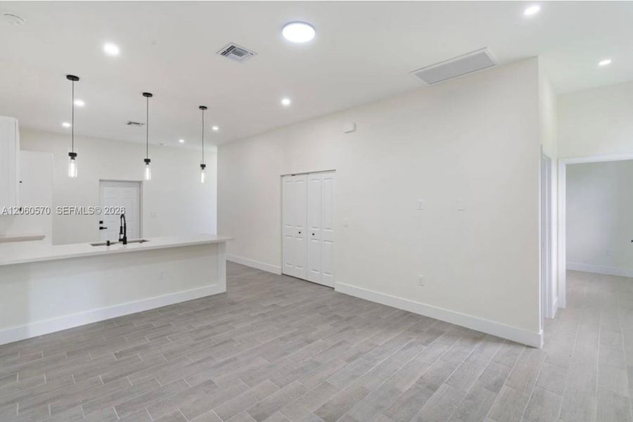 Spacious, unfurnished interior of a new home in , Lehigh Acres (Image 42).