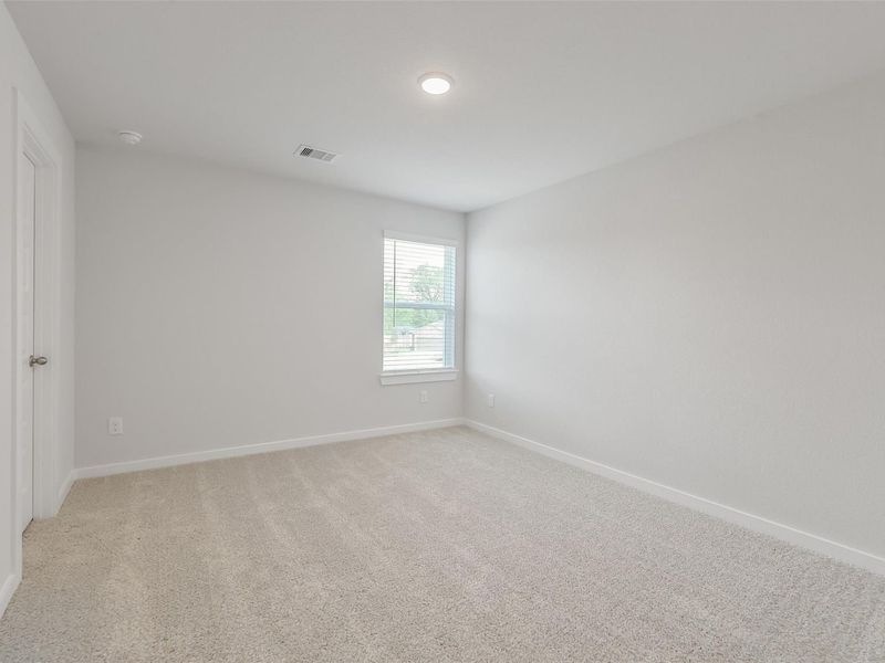 Spacious, unfurnished interior of a new home in Caney Creek Place, Conroe (Image 40).