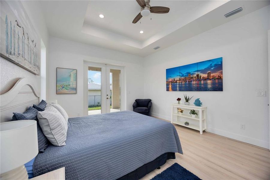 Furnished interior view inside a new home in , Englewood (Image 11).