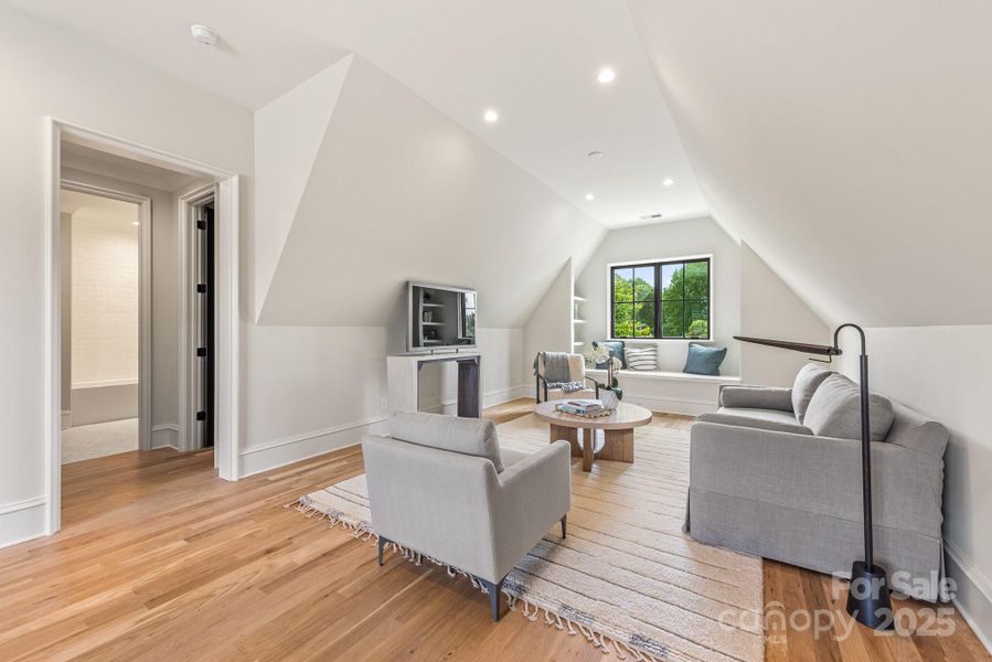 Bonus/Flex Room Bonus/Flex Room