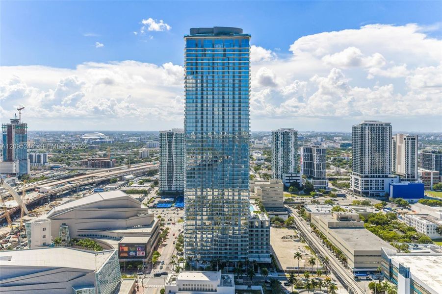 Condo located in Miami, FL showcasing its design and architecture (Image 3). Condo located in Miami, FL showcasing its design and architecture (Image 3).