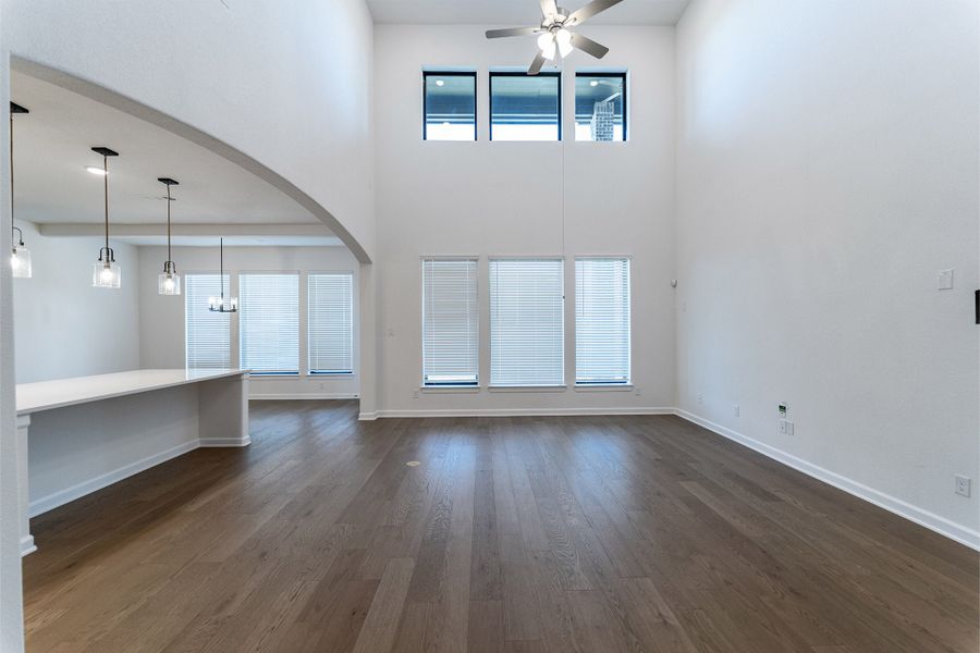 Spacious, unfurnished interior of a new home in Sonoma Verde, Rockwall (Image 22).