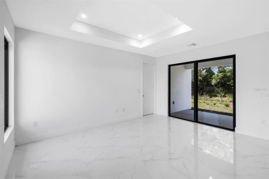 Spacious, unfurnished interior of a new home in , Lehigh Acres (Image 15).