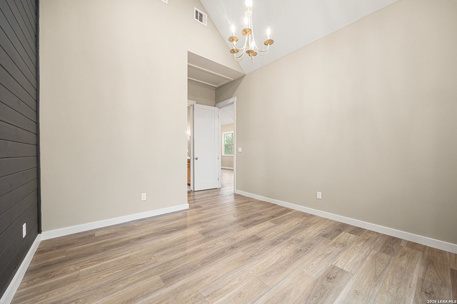 Spacious, unfurnished interior of a new home in , Canyon Lake (Image 42).
