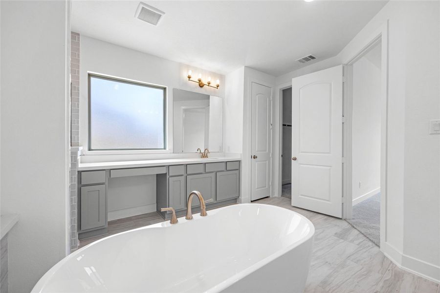 Representative image. Features, specifications, selections and colors may vary. Representative image. Features, specifications, selections and colors may vary.