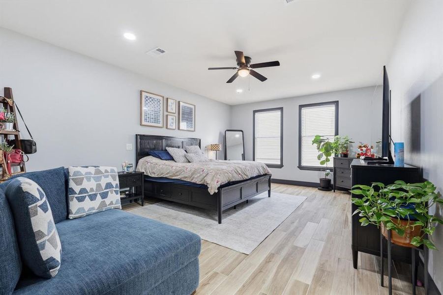 Furnished interior view inside a new home in , Kemp (Image 15).