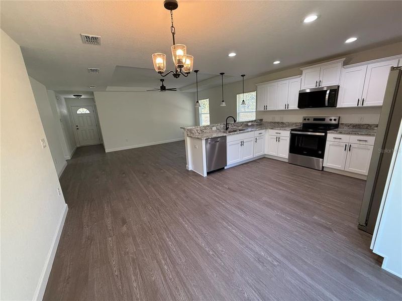 Spacious, unfurnished interior of a new home in , Dunnellon (Image 3).