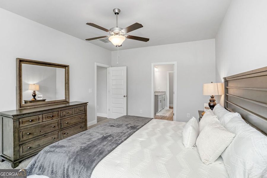 Furnished interior view inside a new home in Harley Farms South, Bonaire (Image 11).