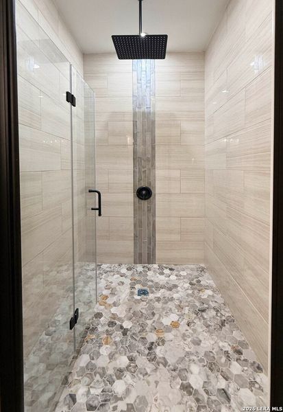 Close-up of interior finishes inside a home in , Poteet (Image 13).