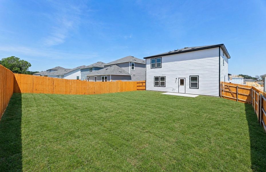 Exterior details and patio area of a home in Skyview, Belton (Image 25).