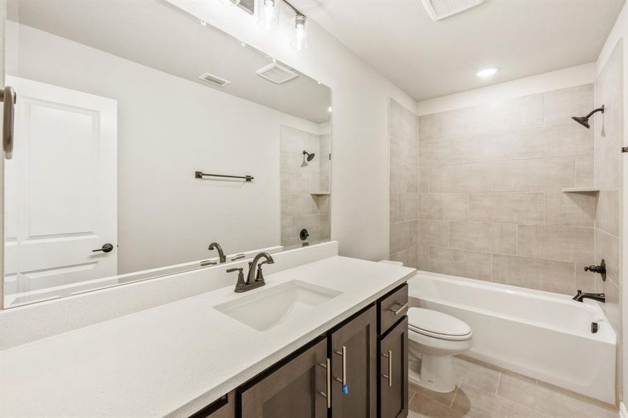 Furnished interior view inside a new home in Timberbrook, Justin (Image 19).