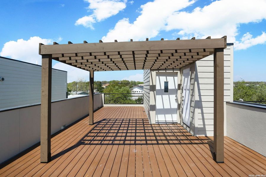Exterior details and patio area of a home in , Canyon Lake (Image 18).