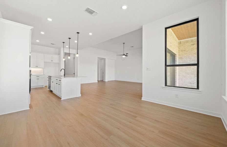 Representative unfurnished interior of a home built from the Boling by Pulte Homes in 6 Creeks, Kyle (Image 24).