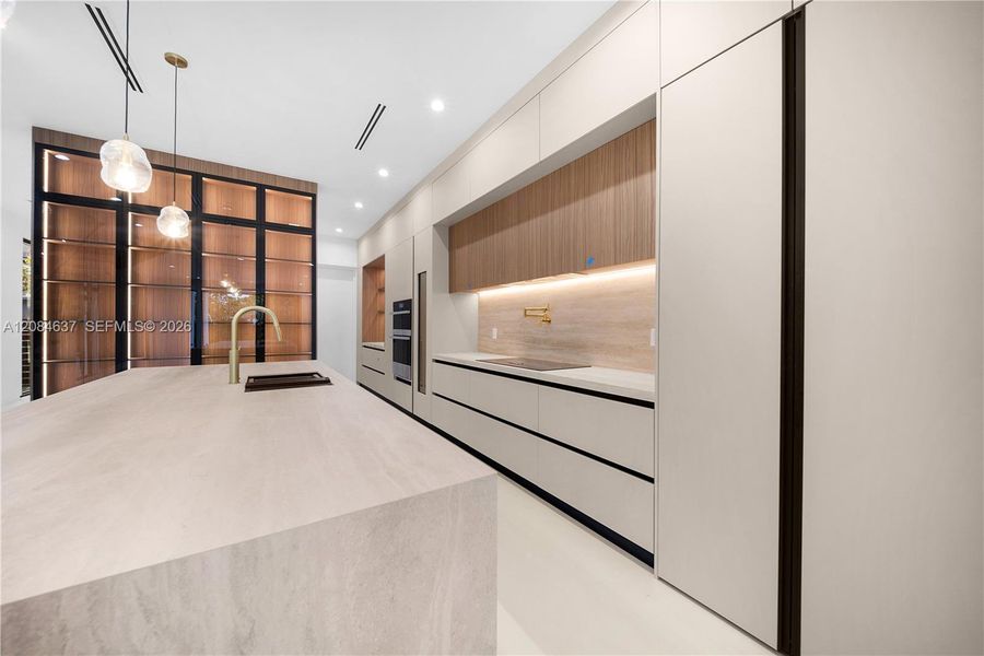 Furnished interior view inside a new home in , Fort Lauderdale (Image 7).