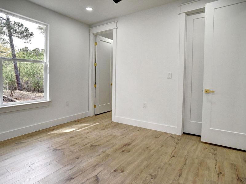 Spacious, unfurnished interior of a new home in , Bastrop (Image 25).