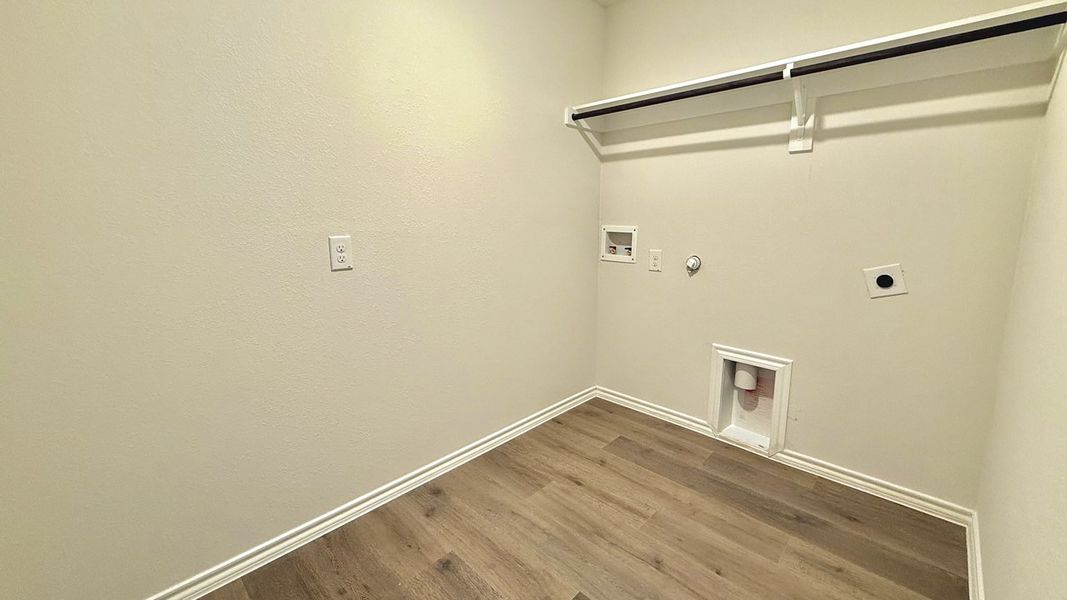 Representative unfurnished interior of a home built from the HUNTSVILLE by D.R. Horton in Northspur, Forney (Image 14). Representative unfurnished interior of a home built from the HUNTSVILLE by D.R. Horton in Northspur, Forney (Image 14).
