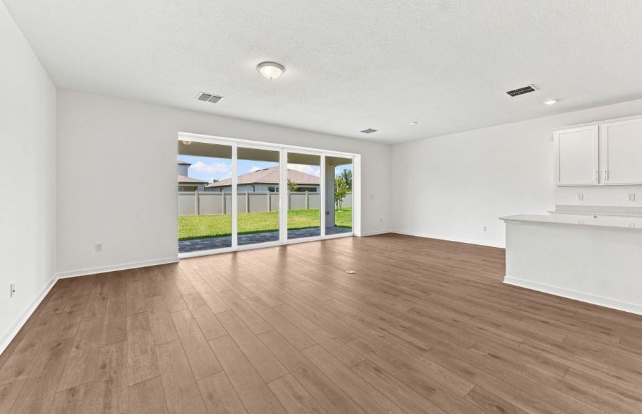 Spacious, unfurnished interior of a new home in Vida's Way, Wesley Chapel (Image 19).