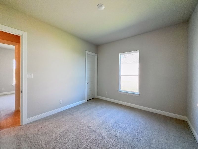 Spacious, unfurnished interior of a new home in Polo Ridge, Mesquite (Image 30).