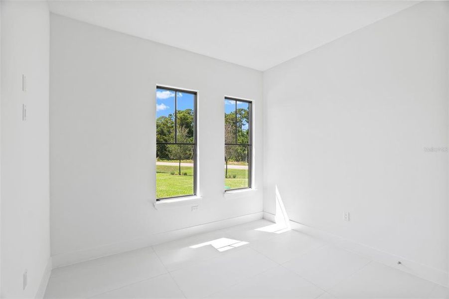 Spacious, unfurnished interior of a new home in , Malabar (Image 38).