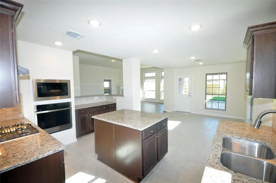 Furnished interior view inside a new home in Pedregal, League City (Image 5).