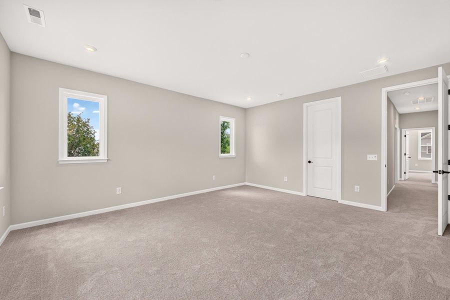 Spacious, unfurnished interior of a new home in Millstone, Cramerton (Image 22).