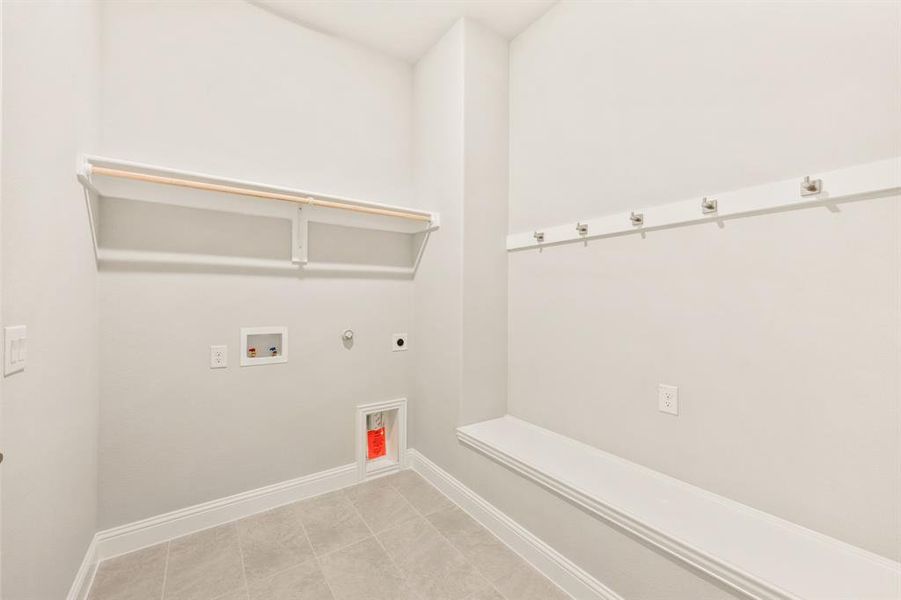 Spacious, unfurnished interior of a new home in Creekview Meadows, Pilot Point (Image 19).