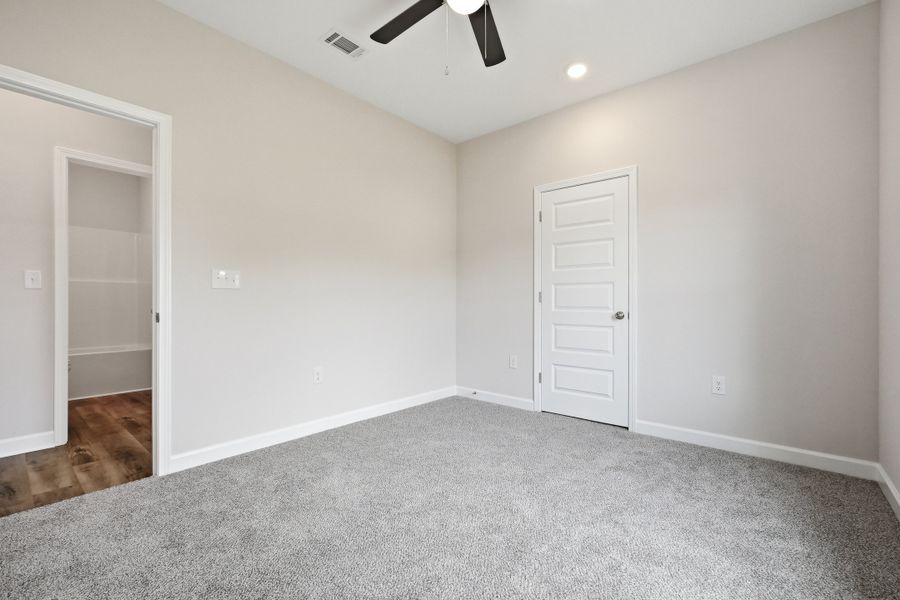Spacious, unfurnished interior of a new home in Southern Charm, Crestview (Image 45).