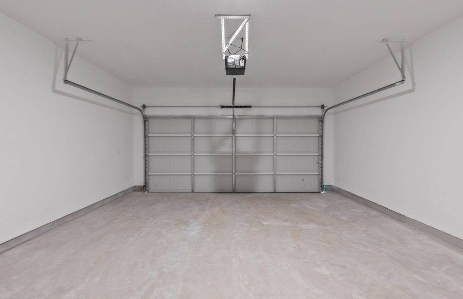 Spacious, unfurnished interior of a new home in Whitestone Preserve, Cedar Park (Image 25).