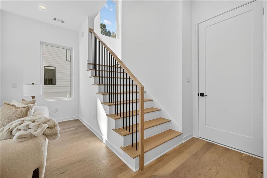 Spacious, unfurnished interior of a new home in , Atlanta (Image 43).
