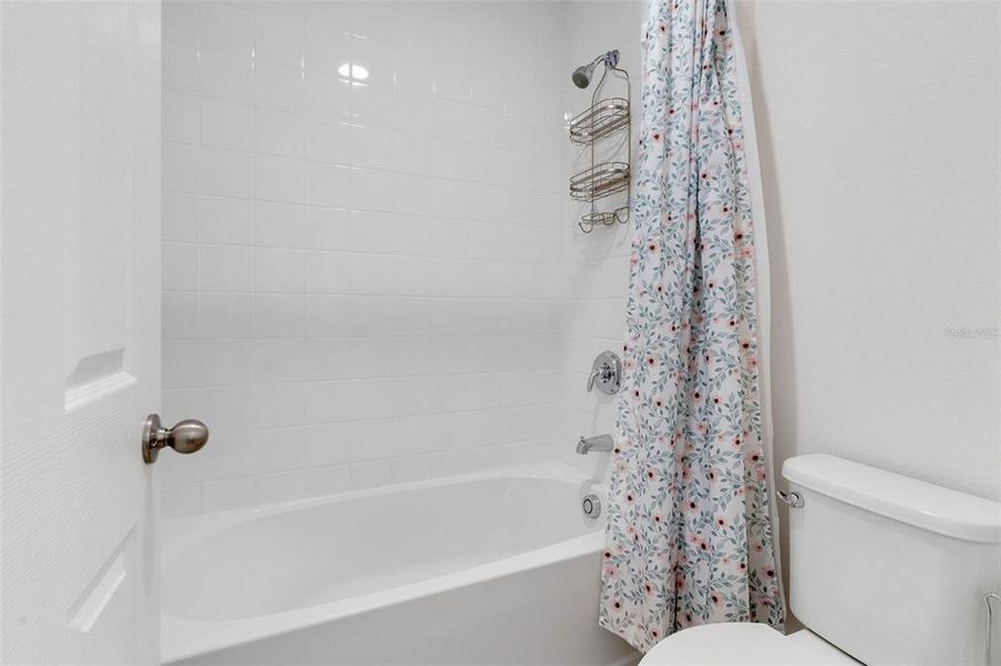 Furnished interior view inside a new home in , Clermont (Image 27).