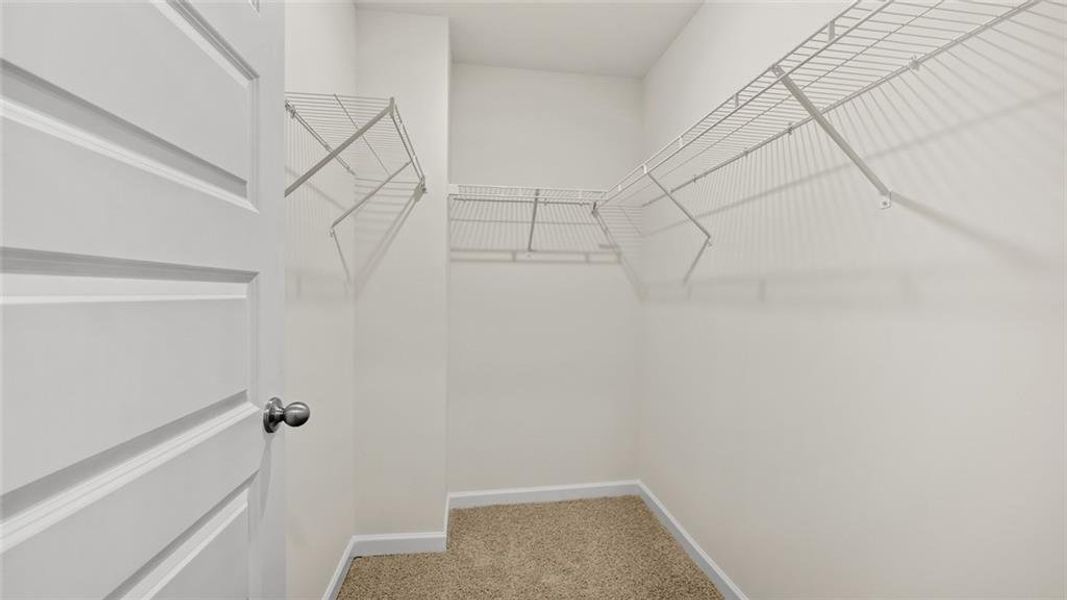 Spacious, unfurnished interior of a new home in Inverness at Sugarloaf, Lawrenceville (Image 17).