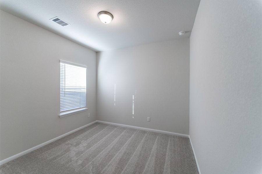 Spacious, unfurnished interior of a new home in Lago Mar, Texas City (Image 14).