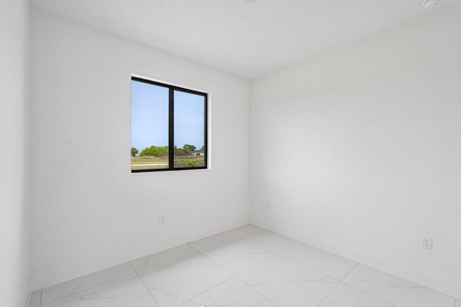 19-web-or-mls-W Broad Cir-S2404-019