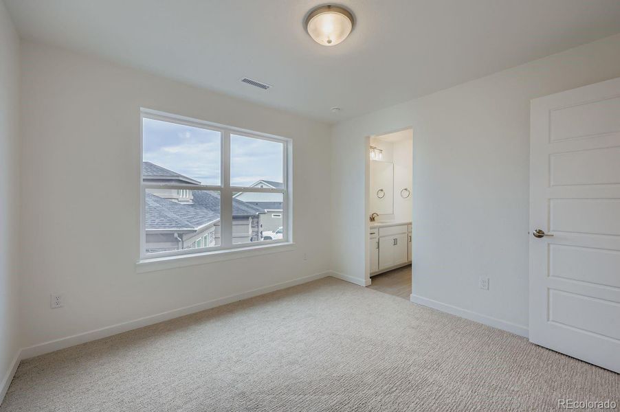 Spacious, unfurnished interior of a new home in Sterling Ranch Homestead 60s, Colorado Springs (Image 23).